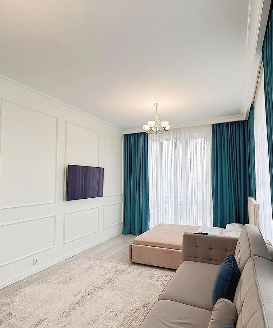Просторная Квартира В Самом Красивом Комплексе 4You Almaty Apartment